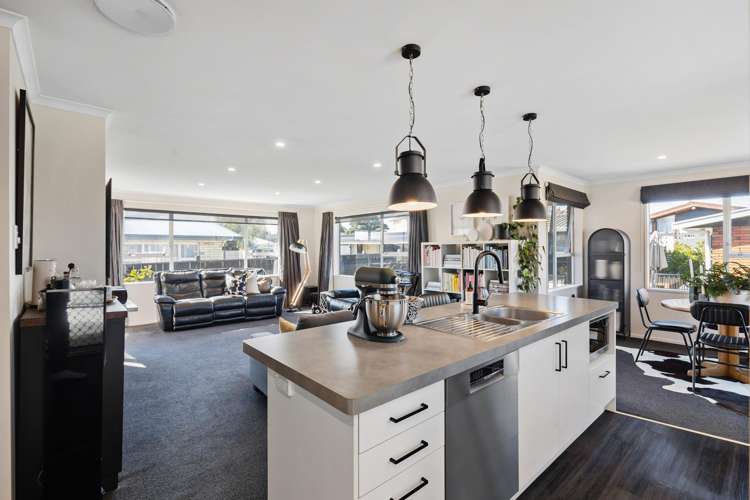 16 Lockhart Avenue Milson_13