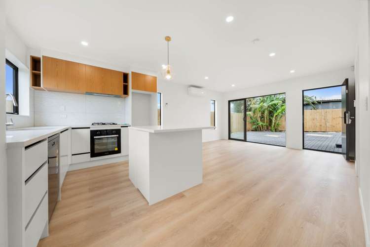 7a Agar Place Favona_15