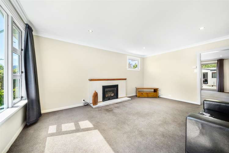 16 Reid Avenue Luggate_4