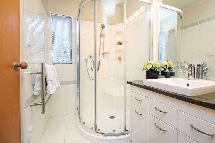 16a Hutchinsons Road Bucklands Beach_9