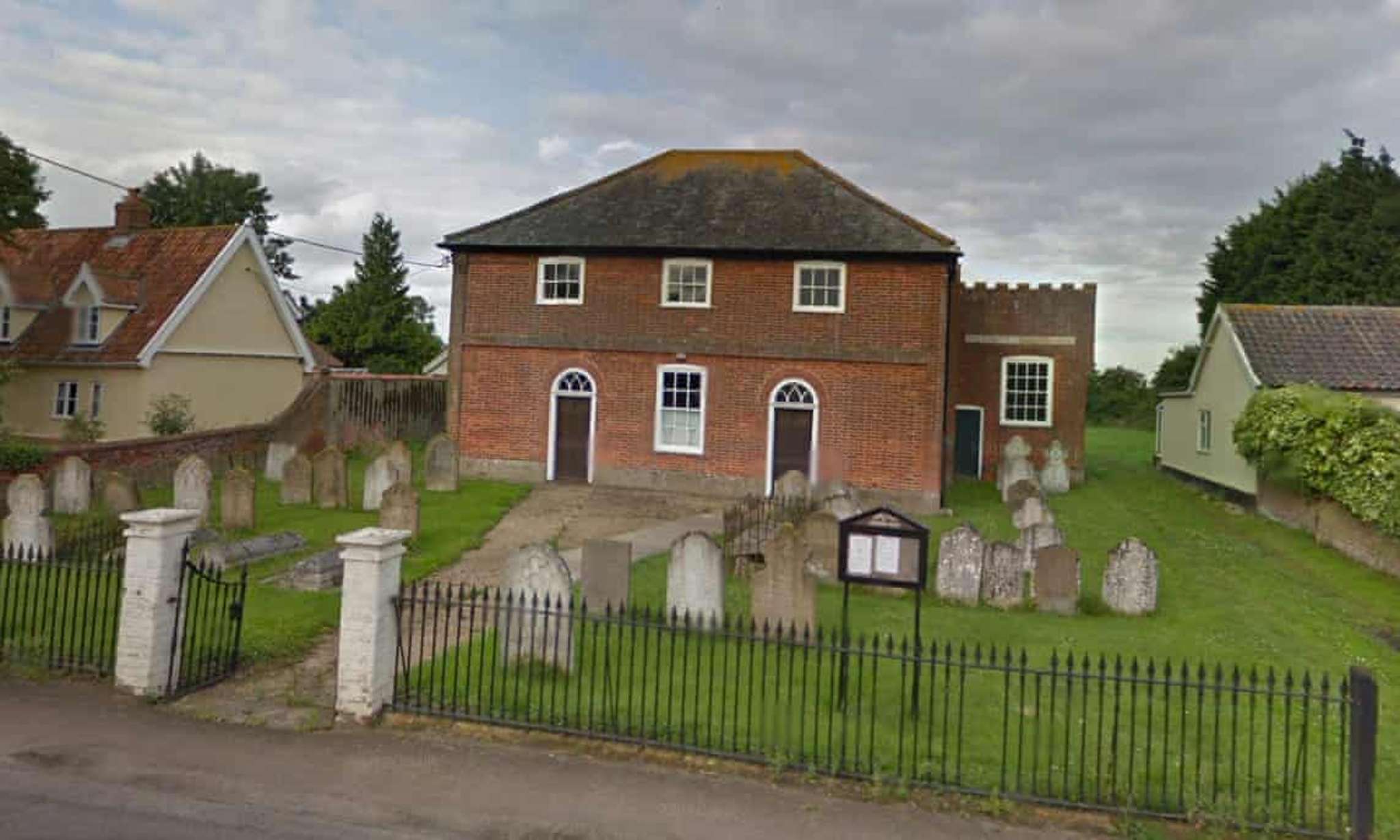 Tombs with a view: Price of luxury house slashed because of graveyard