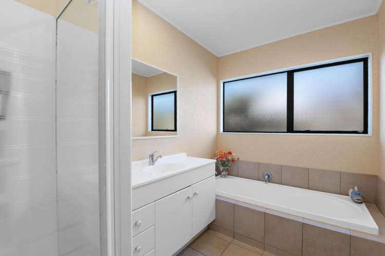 11 Kahurangi Drive Lynmore_16