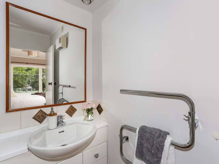 256 Monument Road Clevedon_10