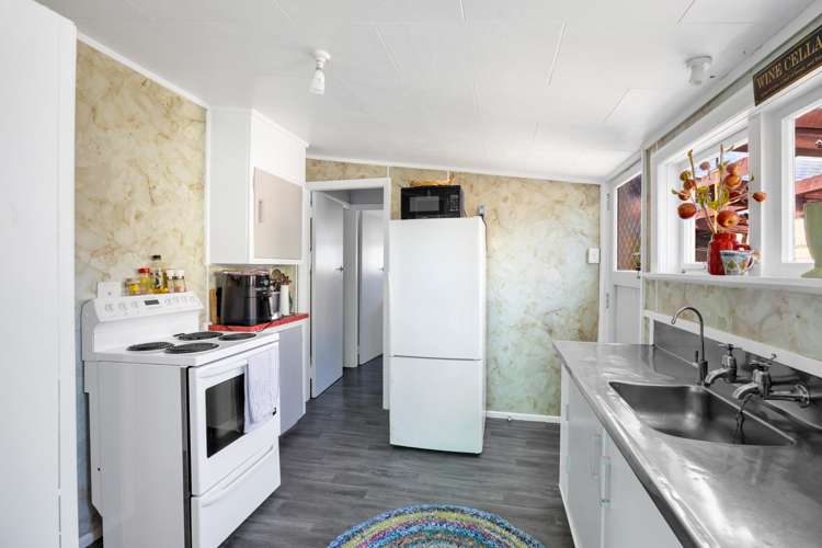 68 Domett Street Opunake_17