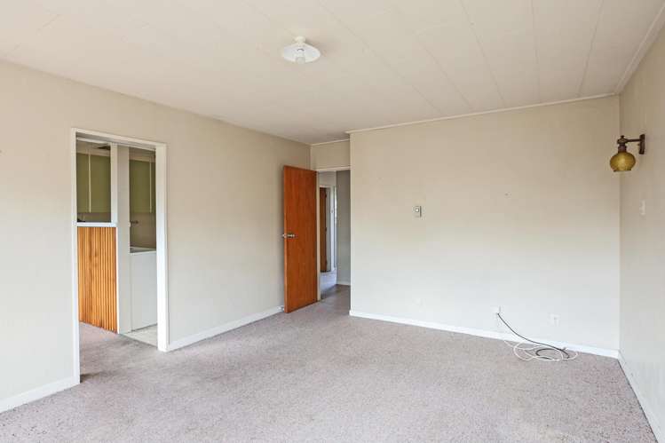 2/24 Middle Road Havelock North_11