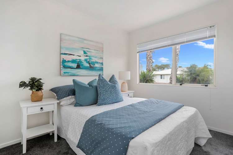 4265 Great North Road Glendene_38