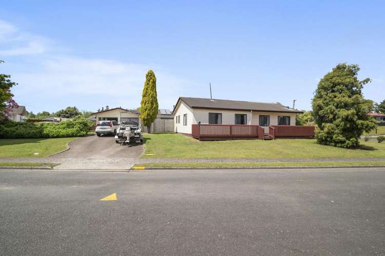 1 Deborah Place Mangakakahi_13