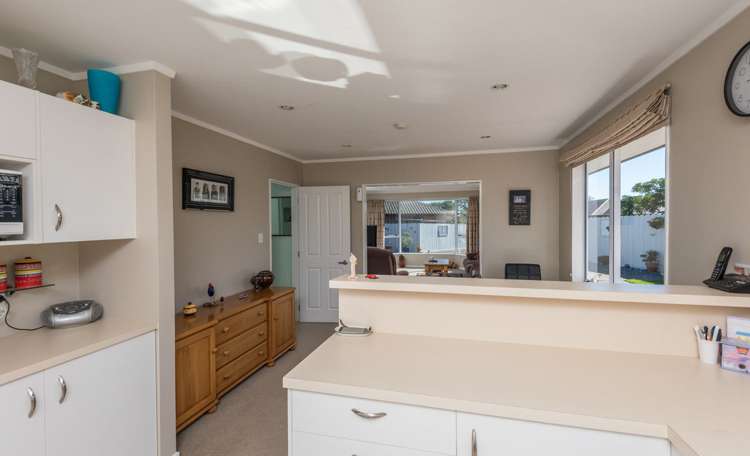 12 Kate Edgar Place Stoke_11