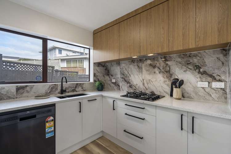 2E Lynbrooke Avenue_5