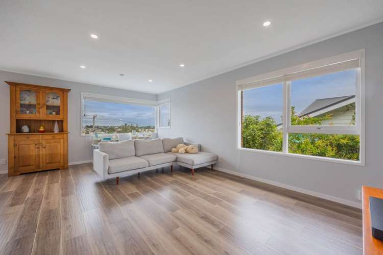 2/4 Rangitoto Terrace Milford_10