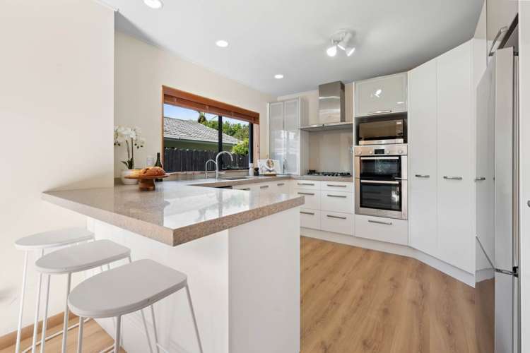 2/6 Eastern Beach Road Eastern Beach_6