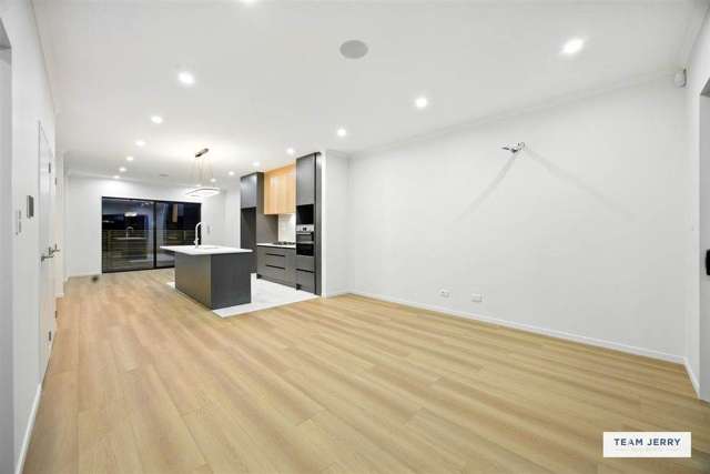 Spacious Modern New-Build in a Growing Community