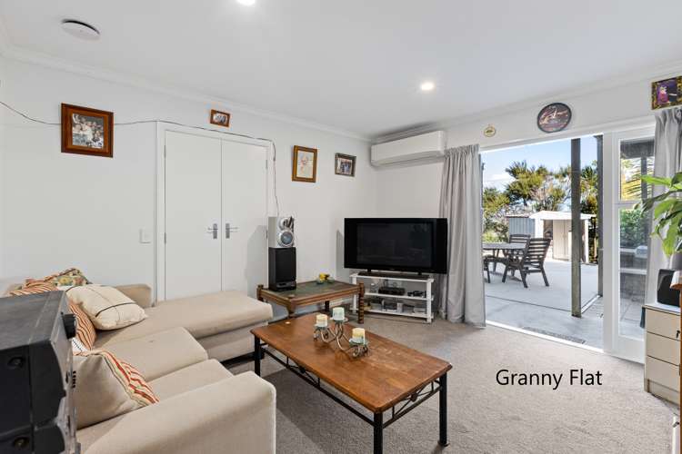 89 Roberts Road Matakatia_22