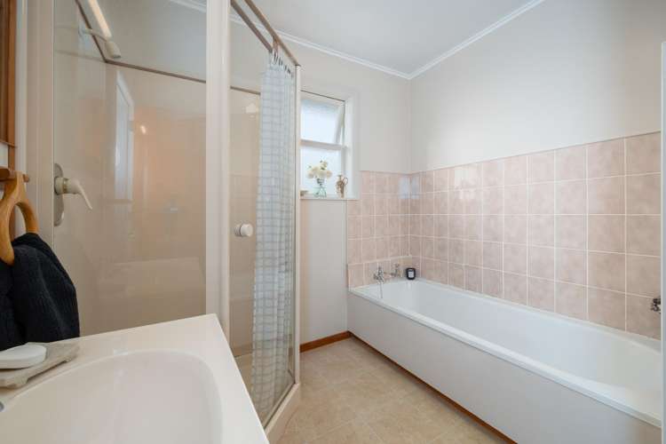 6 Te Reinga View Tawa_12