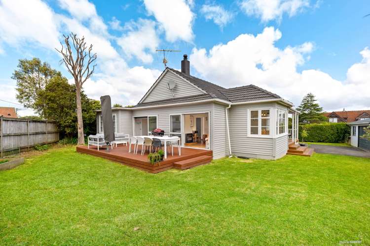 17 Fairfax Avenue Northcote_0