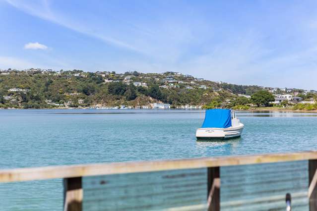 15 Boatshed, Camborne Walkway Paremata_1