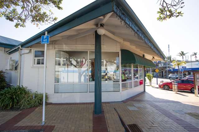 Shop 6/376-378 Beach Road Mairangi Bay_1