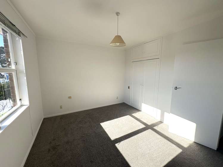 2/58 Clonbern Road Remuera_11