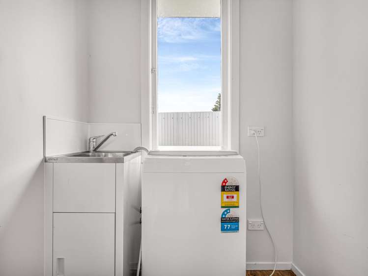 22 Sunrise Avenue Owhata_17