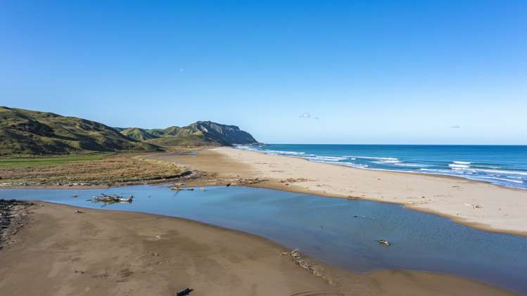 12 Seaview Road Herbertville_18