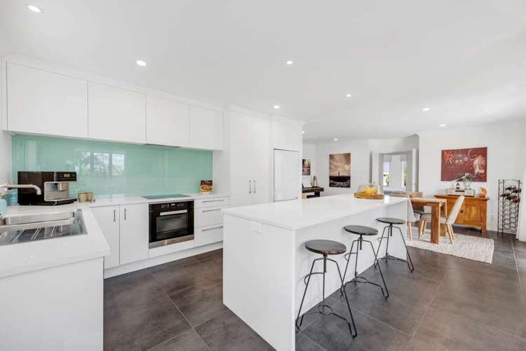 7 Artists Avenue Beachlands_2