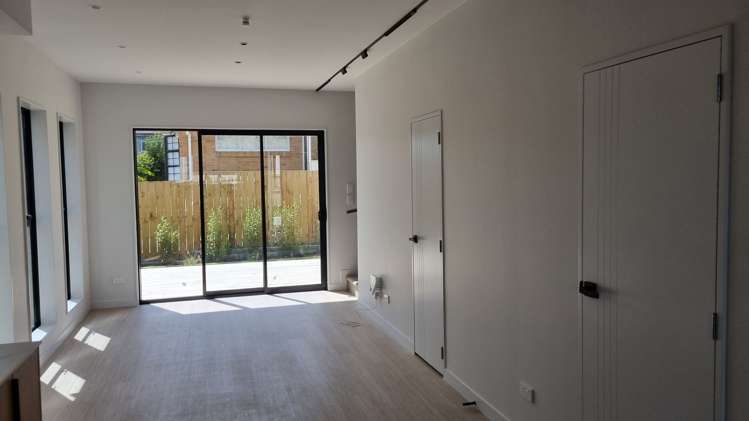 5/25 Titoki Street Te Atatu Peninsula_2