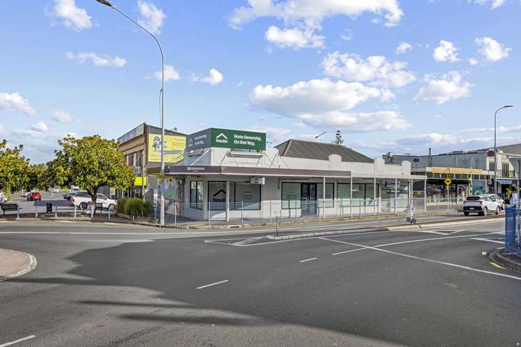 725 Mount Albert Road Royal Oak_12