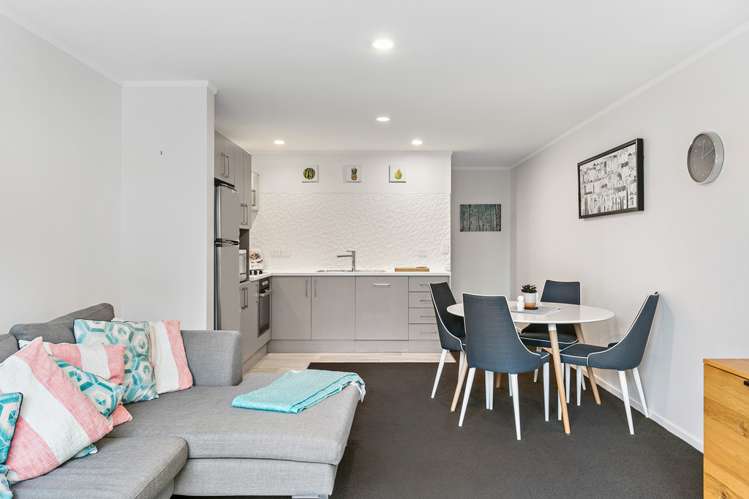 323/26 Morningside Drive Morningside_13