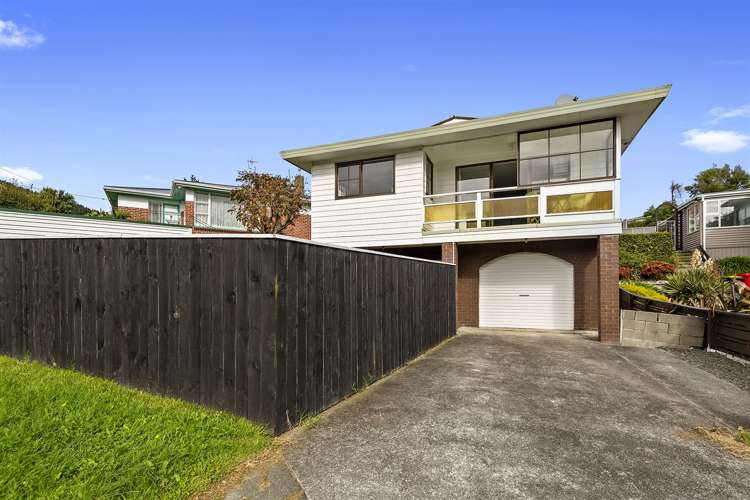 32 Collins Avenue Tawa_19
