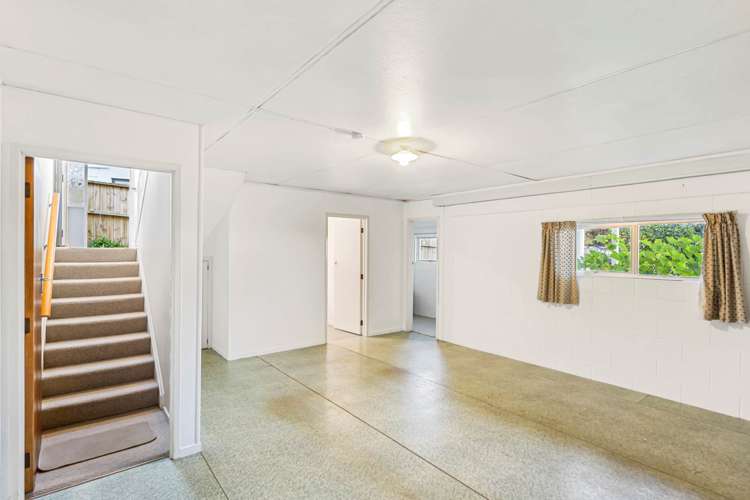 2/1 Kaihu Street Northcote_13