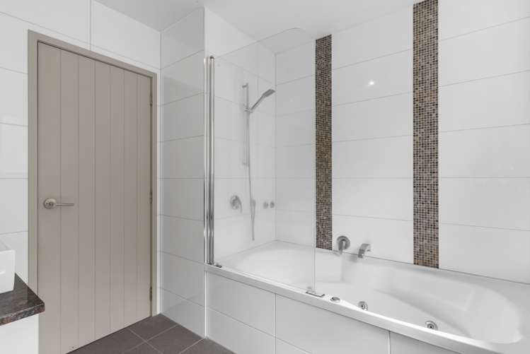 31 Lucca Crescent Flat Bush_13