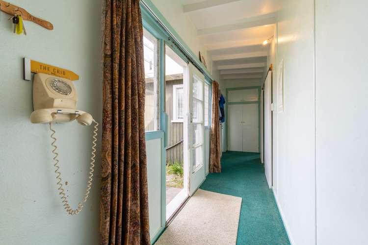 36 Home Street Manapouri_15