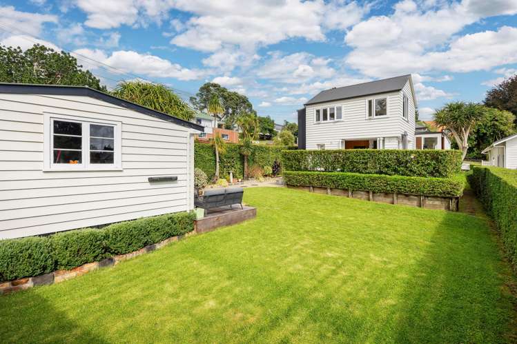 8 Summit Drive Mount Albert_38