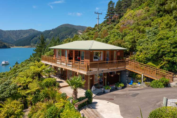 425 Port Underwood Road Whatamango Bay_11