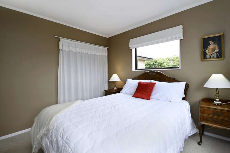 21 Farnham Drive Richmond_21