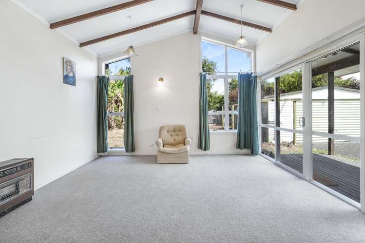 48 Southsea Crescent Silverdale_9