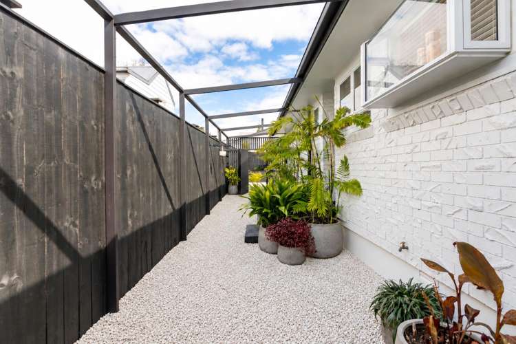 17 Ridgemount Rise Mangere Bridge_8