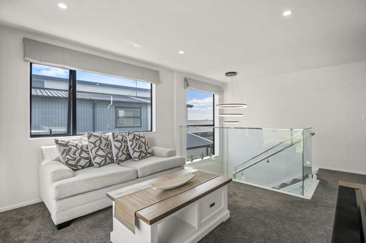 11 Koiora Road Clarks Beach_12