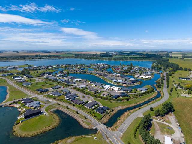 18 Bridgewater Quay Lake Hood_3