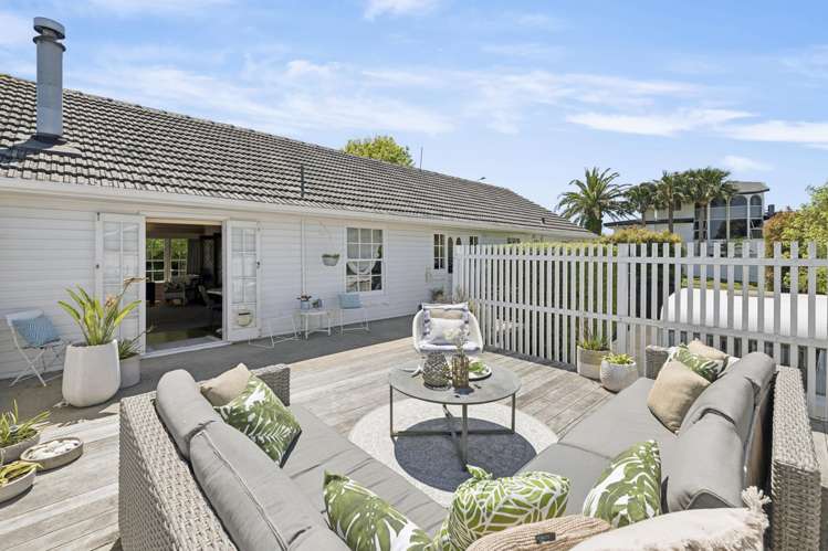 1/96 Bradbury Road Botany Downs_17