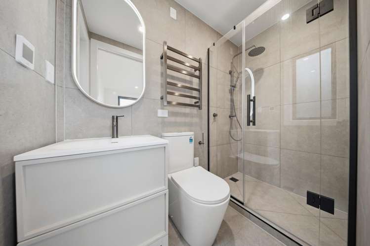 2A Rangitoto Terrace Milford_11