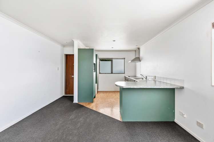 8/17 Harbour View Road Te Atatu Peninsula_3