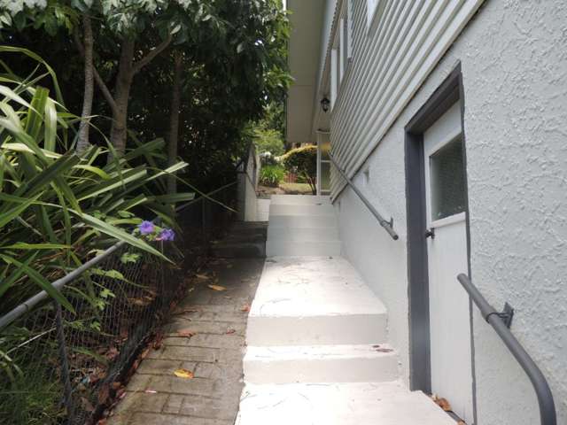 1a Enfield Road Hospital Hill_3