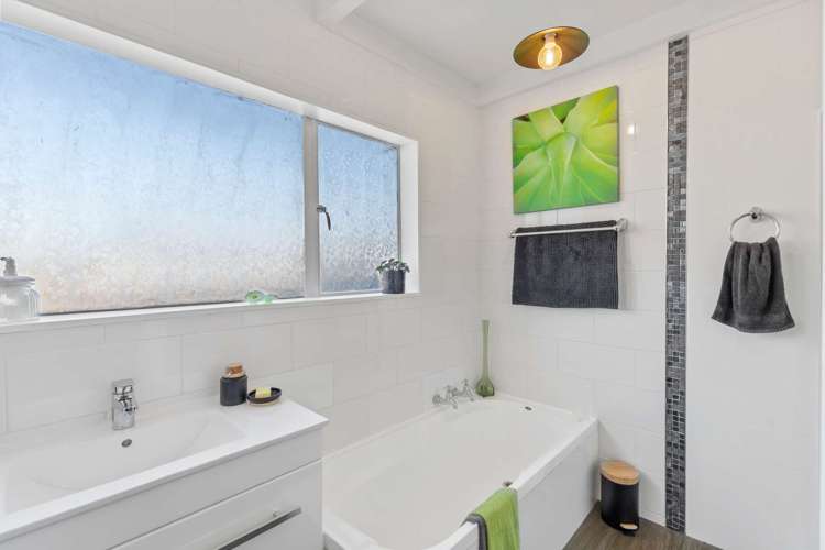 167 Great North Road Otamatea_14