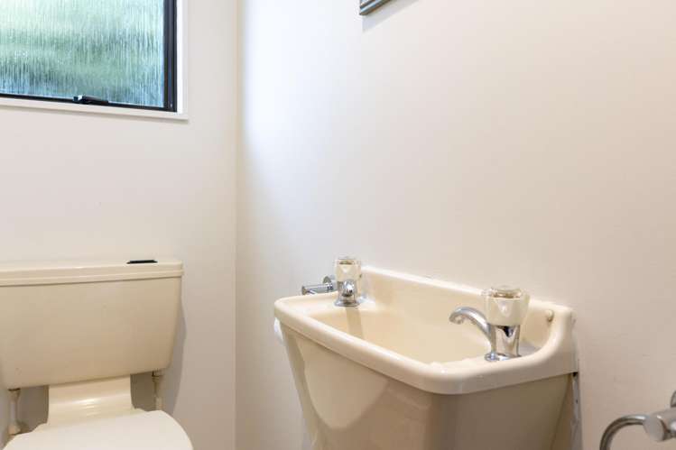 85 Rifle Range Road Central_14