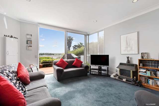 2/248 Hurstmere Road Takapuna_4