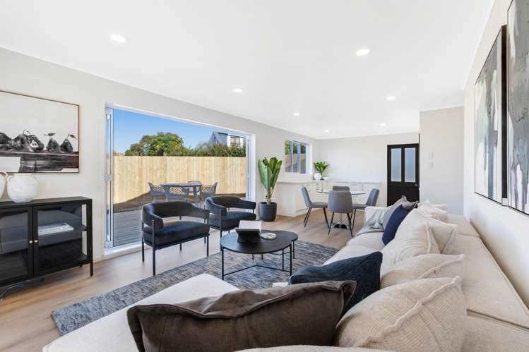 75 Marine Parade Mellons Bay_14