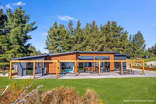 Modern Country Elegance on 4ha