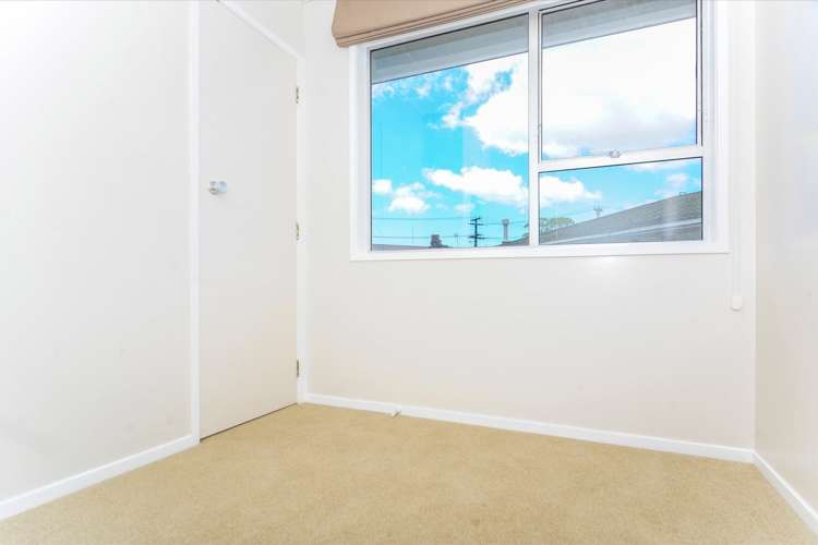 2/7 Almond Place Mount Wellington_8