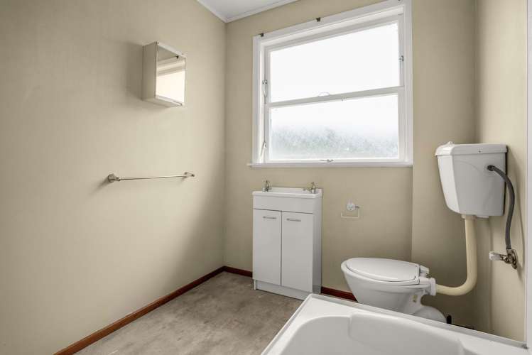 1 & 3/48E Merton Street Trentham_12